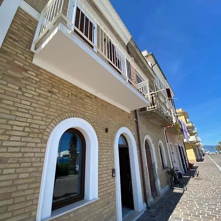 Il Porto - Residenza Sul Mare * פורטו רקנאטי